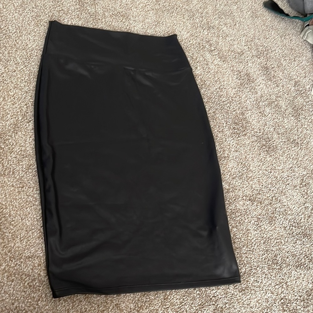Leather pencil skirt size medium